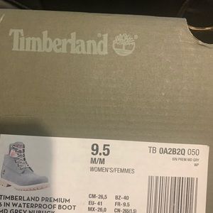 Never worn women Timberland boots